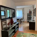 Garden With Pool Access فيلة كارلوفي فاري