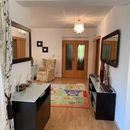 Vila Garden With Pool Access *