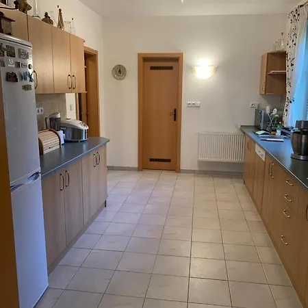 Garden With Pool Access 카를로비바리