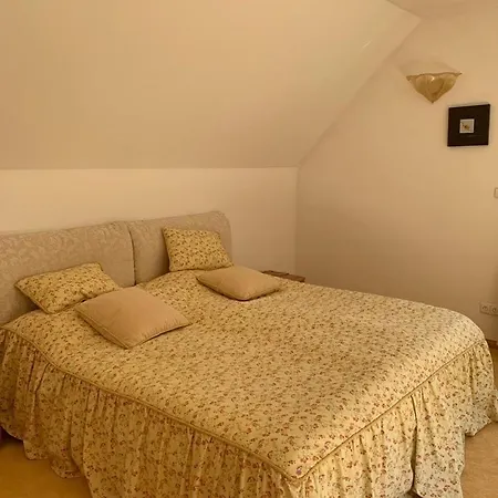 빌라 Garden With Pool Access