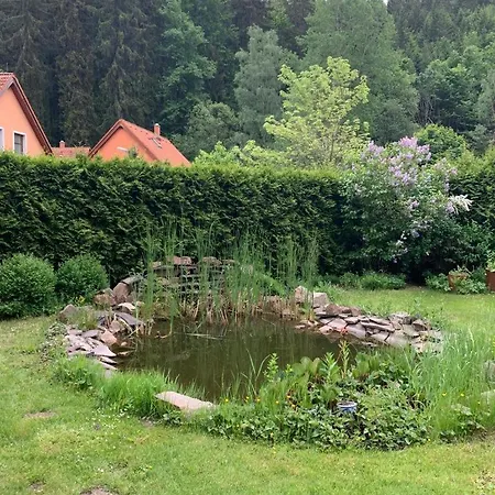 빌라 Garden With Pool Access 카를로비바리